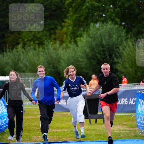 30.08.2026 - Elbe Triathlon Hamburg LAZAROV Photography http://msf.ph/oto/10044883 30.08.2026 16:47:04 Ziel  meine-sportfotos.de