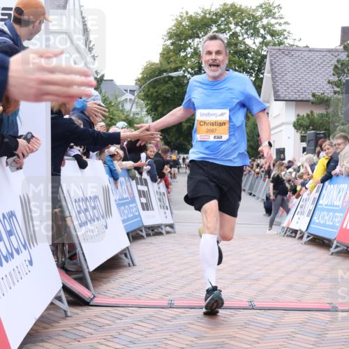 30.08.2026 - Blankeneser Heldenlauf Lena Gebhardt http://msf.ph/oto/10044887 30.08.2026 11:50:26 Ziel 2017, 2060, 2220, 2243, 2687 meine-sportfotos.de