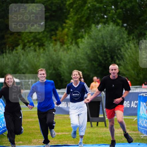 30.08.2026 - Elbe Triathlon Hamburg LAZAROV Photography http://msf.ph/oto/10044888 30.08.2026 16:47:04 Ziel  meine-sportfotos.de