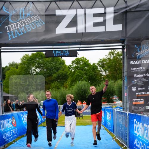 30.08.2026 - Elbe Triathlon Hamburg LAZAROV Photography http://msf.ph/oto/10044918 30.08.2026 16:47:06 Ziel  meine-sportfotos.de