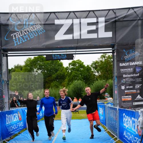 30.08.2026 - Elbe Triathlon Hamburg LAZAROV Photography http://msf.ph/oto/10044923 30.08.2026 16:47:06 Ziel  meine-sportfotos.de