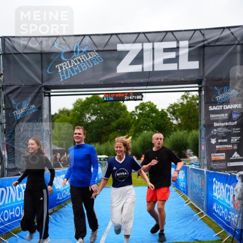 30.08.2026 - Elbe Triathlon Hamburg LAZAROV Photography http://msf.ph/oto/10044938 30.08.2026 16:47:08 Ziel  meine-sportfotos.de
