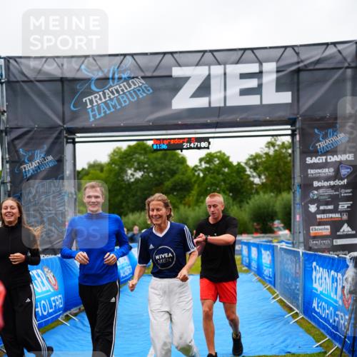 30.08.2026 - Elbe Triathlon Hamburg LAZAROV Photography http://msf.ph/oto/10044954 30.08.2026 16:47:08 Ziel  meine-sportfotos.de