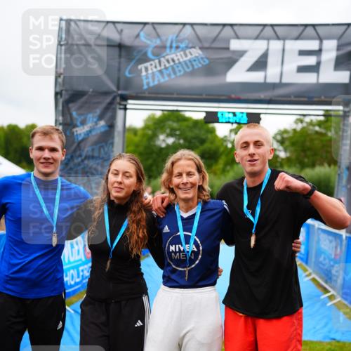 30.08.2026 - Elbe Triathlon Hamburg LAZAROV Photography http://msf.ph/oto/10044960 30.08.2026 16:47:22 Ziel  meine-sportfotos.de