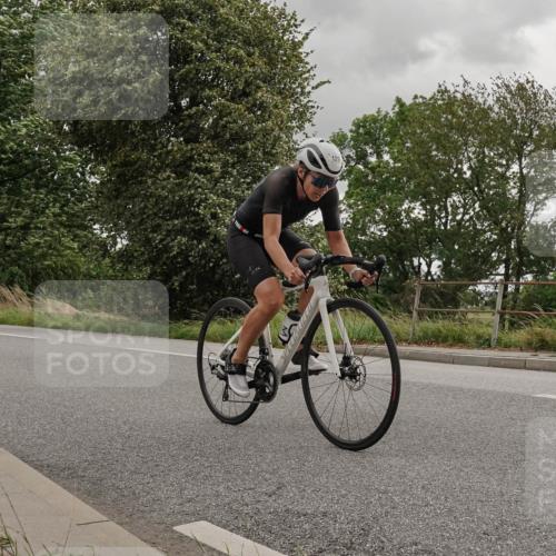 30.08.2026 - Elbe Triathlon Hamburg Michael Burmester http://msf.ph/oto/10044965 30.08.2026 15:19:35 Radfahren  meine-sportfotos.de