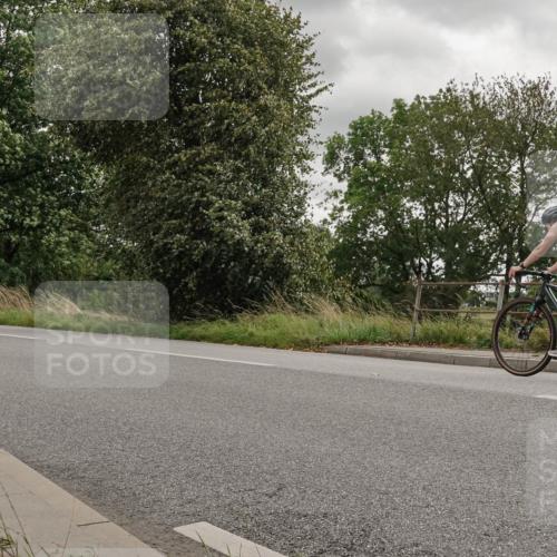 30.08.2026 - Elbe Triathlon Hamburg Michael Burmester http://msf.ph/oto/10044989 30.08.2026 15:20:19 Radfahren  meine-sportfotos.de