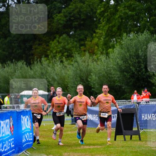30.08.2026 - Elbe Triathlon Hamburg LAZAROV Photography http://msf.ph/oto/10045012 30.08.2026 16:49:48 Ziel  meine-sportfotos.de