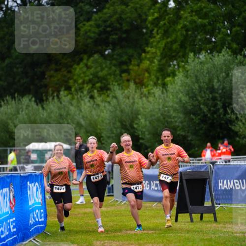 30.08.2026 - Elbe Triathlon Hamburg LAZAROV Photography http://msf.ph/oto/10045019 30.08.2026 16:49:48 Ziel  meine-sportfotos.de