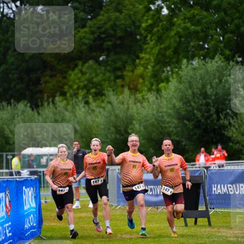 30.08.2026 - Elbe Triathlon Hamburg LAZAROV Photography http://msf.ph/oto/10045024 30.08.2026 16:49:49 Ziel  meine-sportfotos.de