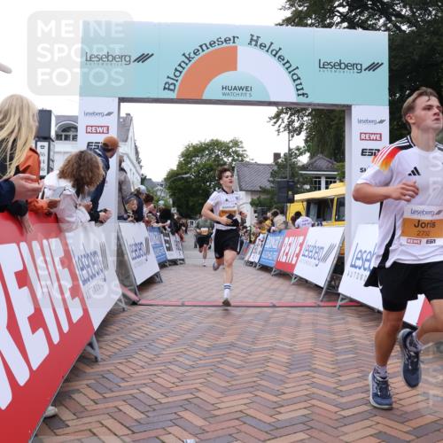 30.08.2026 - Blankeneser Heldenlauf Lena Gebhardt http://msf.ph/oto/10045107 30.08.2026 11:50:50 Ziel 2105, 2544, 2732, 2881 meine-sportfotos.de