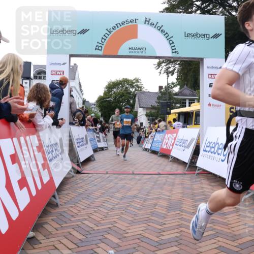 30.08.2026 - Blankeneser Heldenlauf Lena Gebhardt http://msf.ph/oto/10045151 30.08.2026 11:50:52 Ziel 2105, 2544, 2732, 2881 meine-sportfotos.de