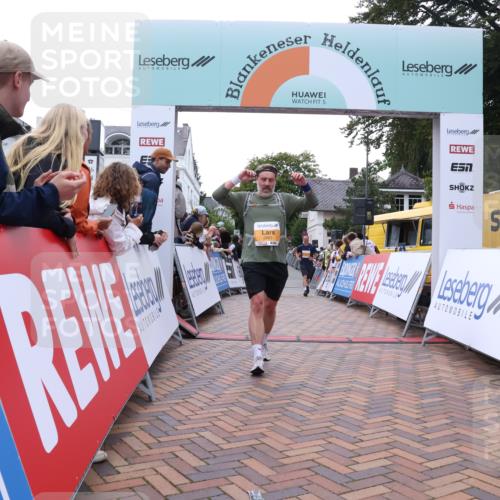 30.08.2026 - Blankeneser Heldenlauf Lena Gebhardt http://msf.ph/oto/10045205 30.08.2026 11:50:55 Ziel 2105, 2149, 2150, 2544, 2712, 2732, 2881 meine-sportfotos.de