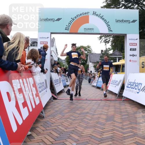 30.08.2026 - Blankeneser Heldenlauf Lena Gebhardt http://msf.ph/oto/10045248 30.08.2026 11:50:58 Ziel 2105, 2149, 2150, 2209, 2544, 2712, 2881 meine-sportfotos.de