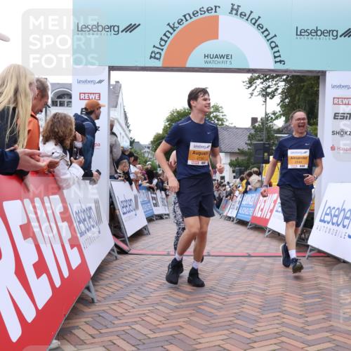 30.08.2026 - Blankeneser Heldenlauf Lena Gebhardt http://msf.ph/oto/10045278 30.08.2026 11:50:59 Ziel 2149, 2150, 2209, 2544, 2712, 2881 meine-sportfotos.de