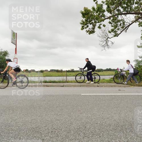 30.08.2026 - Elbe Triathlon Hamburg Michael Burmester http://msf.ph/oto/10045338 30.08.2026 14:21:44 Radfahren 160 meine-sportfotos.de