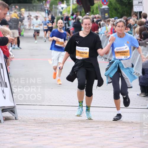 30.08.2026 - Blankeneser Heldenlauf Lena Gebhardt http://msf.ph/oto/10045382 30.08.2026 11:51:04 Ziel 2149, 2150, 2209, 2712 meine-sportfotos.de