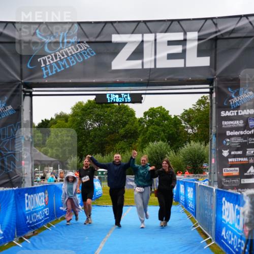 30.08.2026 - Elbe Triathlon Hamburg LAZAROV Photography http://msf.ph/oto/10045432 30.08.2026 17:02:15 Ziel  meine-sportfotos.de