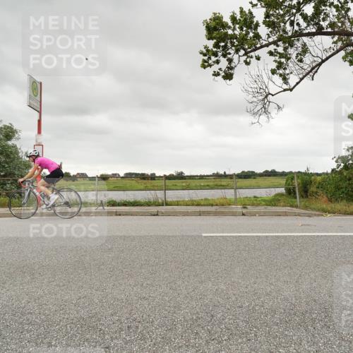 30.08.2026 - Elbe Triathlon Hamburg Michael Burmester http://msf.ph/oto/10045436 30.08.2026 14:22:33 Radfahren 142 meine-sportfotos.de