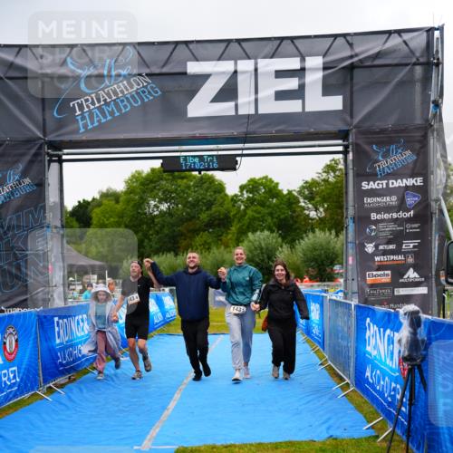 30.08.2026 - Elbe Triathlon Hamburg LAZAROV Photography http://msf.ph/oto/10045438 30.08.2026 17:02:16 Ziel  meine-sportfotos.de