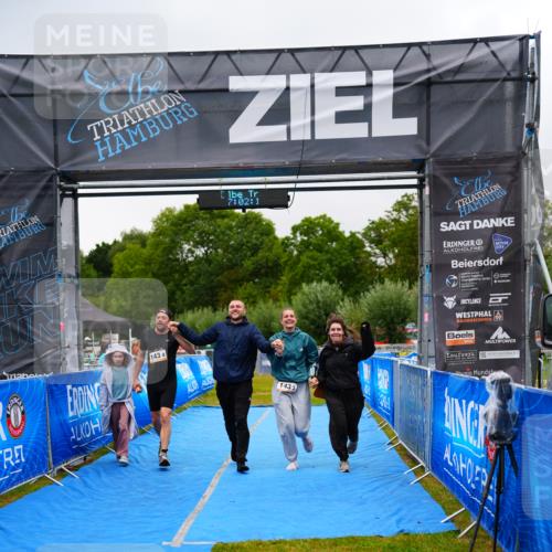 30.08.2026 - Elbe Triathlon Hamburg LAZAROV Photography http://msf.ph/oto/10045446 30.08.2026 17:02:16 Ziel  meine-sportfotos.de
