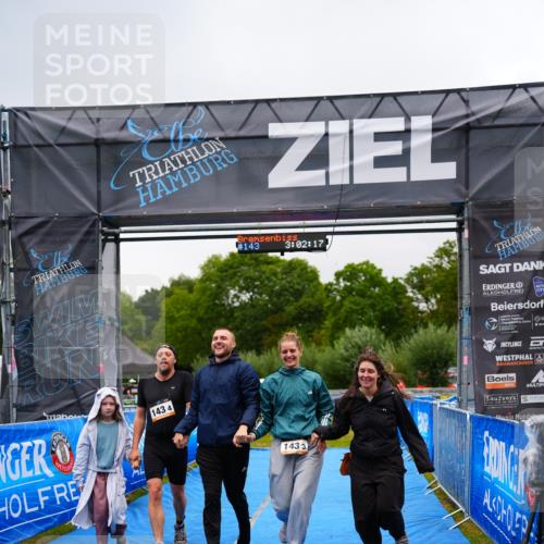 30.08.2026 - Elbe Triathlon Hamburg LAZAROV Photography http://msf.ph/oto/10045491 30.08.2026 17:02:17 Ziel  meine-sportfotos.de