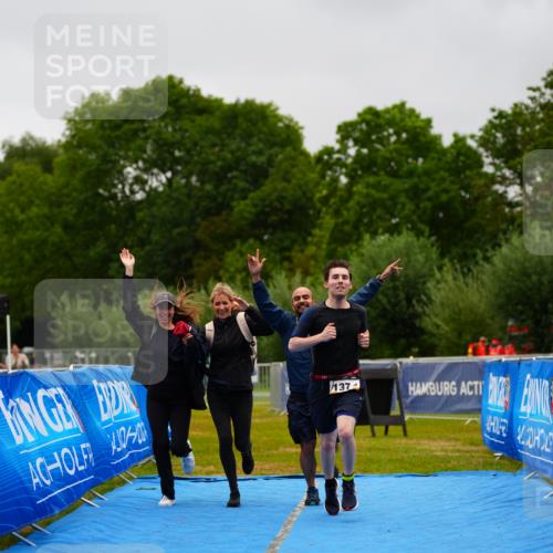 30.08.2026 - Elbe Triathlon Hamburg LAZAROV Photography http://msf.ph/oto/10045515 30.08.2026 17:02:40 Ziel  meine-sportfotos.de