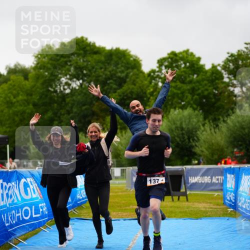 30.08.2026 - Elbe Triathlon Hamburg LAZAROV Photography http://msf.ph/oto/10045525 30.08.2026 17:02:41 Ziel  meine-sportfotos.de