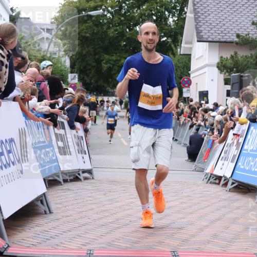 30.08.2026 - Blankeneser Heldenlauf Lena Gebhardt http://msf.ph/oto/10045541 30.08.2026 11:51:13 Ziel 2374, 2694, 2707 meine-sportfotos.de