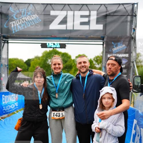 30.08.2026 - Elbe Triathlon Hamburg LAZAROV Photography http://msf.ph/oto/10045553 30.08.2026 17:03:03 Ziel  meine-sportfotos.de
