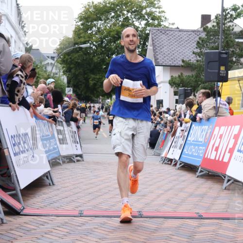 30.08.2026 - Blankeneser Heldenlauf Lena Gebhardt http://msf.ph/oto/10045556 30.08.2026 11:51:13 Ziel 2374, 2694, 2707 meine-sportfotos.de