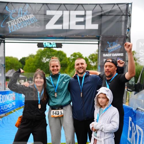 30.08.2026 - Elbe Triathlon Hamburg LAZAROV Photography http://msf.ph/oto/10045578 30.08.2026 17:03:04 Ziel  meine-sportfotos.de