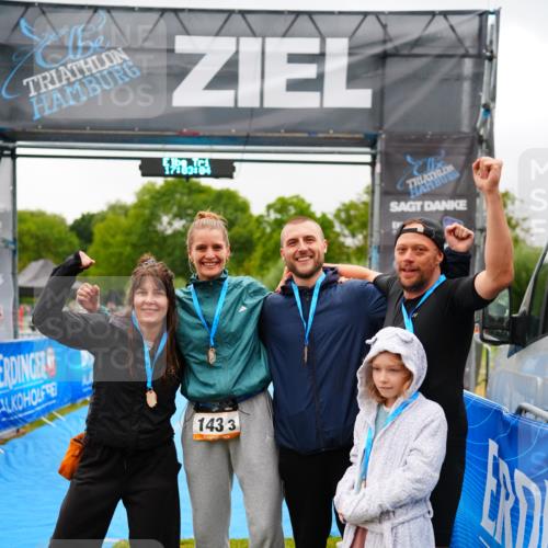 30.08.2026 - Elbe Triathlon Hamburg LAZAROV Photography http://msf.ph/oto/10045590 30.08.2026 17:03:05 Ziel  meine-sportfotos.de