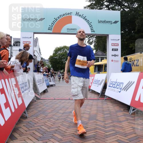 30.08.2026 - Blankeneser Heldenlauf Lena Gebhardt http://msf.ph/oto/10045598 30.08.2026 11:51:15 Ziel 2374, 2694, 2707 meine-sportfotos.de