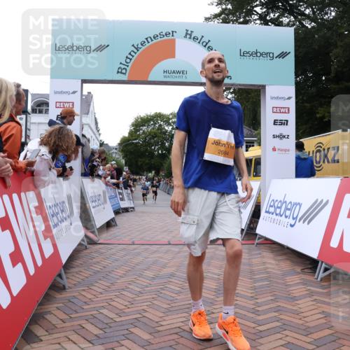 30.08.2026 - Blankeneser Heldenlauf Lena Gebhardt http://msf.ph/oto/10045613 30.08.2026 11:51:15 Ziel 2374, 2694, 2707 meine-sportfotos.de