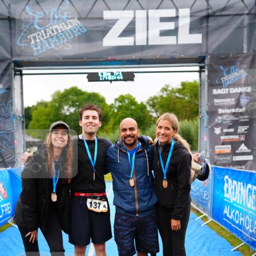 30.08.2026 - Elbe Triathlon Hamburg LAZAROV Photography http://msf.ph/oto/10045617 30.08.2026 17:03:44 Ziel  meine-sportfotos.de