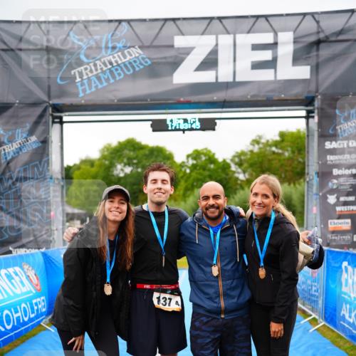 30.08.2026 - Elbe Triathlon Hamburg LAZAROV Photography http://msf.ph/oto/10045623 30.08.2026 17:03:45 Ziel  meine-sportfotos.de