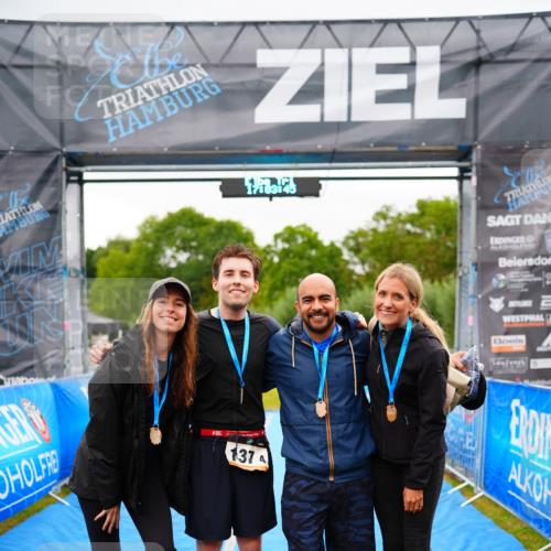 30.08.2026 - Elbe Triathlon Hamburg LAZAROV Photography http://msf.ph/oto/10045644 30.08.2026 17:03:45 Ziel  meine-sportfotos.de