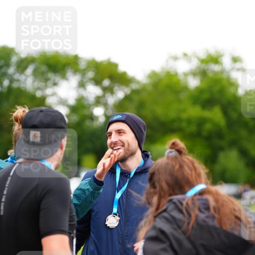 30.08.2026 - Elbe Triathlon Hamburg LAZAROV Photography http://msf.ph/oto/10045661 30.08.2026 17:03:59 Ziel  meine-sportfotos.de