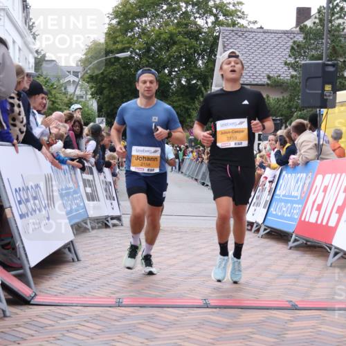 30.08.2026 - Blankeneser Heldenlauf Lena Gebhardt http://msf.ph/oto/10045674 30.08.2026 11:51:20 Ziel 2158, 2159, 2694, 2799 meine-sportfotos.de
