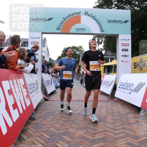 30.08.2026 - Blankeneser Heldenlauf Lena Gebhardt http://msf.ph/oto/10045688 30.08.2026 11:51:21 Ziel 2158, 2159, 2694, 2799 meine-sportfotos.de