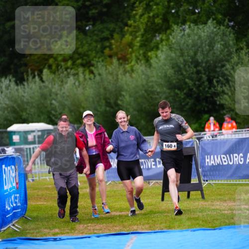 30.08.2026 - Elbe Triathlon Hamburg LAZAROV Photography http://msf.ph/oto/10045732 30.08.2026 17:05:00 Ziel  meine-sportfotos.de