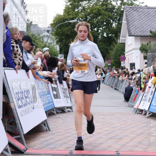 30.08.2026 - Blankeneser Heldenlauf Lena Gebhardt http://msf.ph/oto/10045775 30.08.2026 11:51:28 Ziel 2158, 2159, 2504, 2799 meine-sportfotos.de