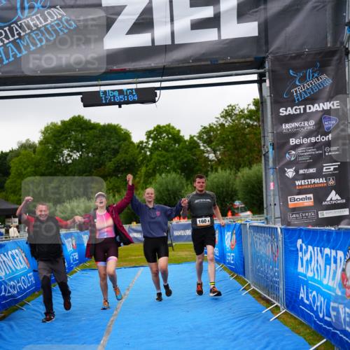 30.08.2026 - Elbe Triathlon Hamburg LAZAROV Photography http://msf.ph/oto/10045781 30.08.2026 17:05:04 Ziel  meine-sportfotos.de
