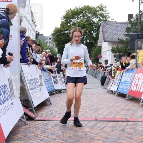 30.08.2026 - Blankeneser Heldenlauf Lena Gebhardt http://msf.ph/oto/10045786 30.08.2026 11:51:28 Ziel 2158, 2159, 2504, 2799 meine-sportfotos.de