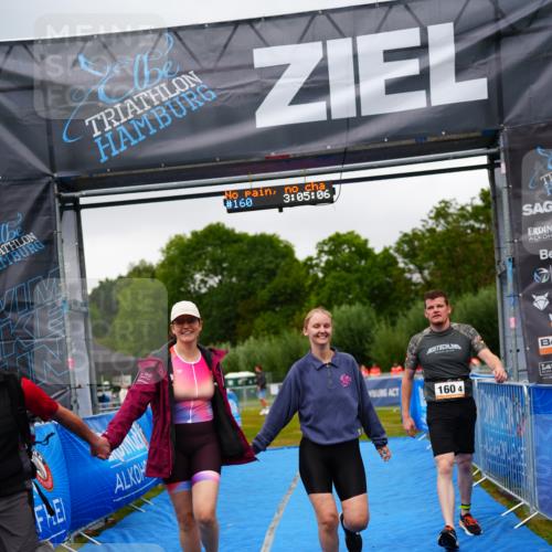30.08.2026 - Elbe Triathlon Hamburg LAZAROV Photography http://msf.ph/oto/10045800 30.08.2026 17:05:05 Ziel  meine-sportfotos.de