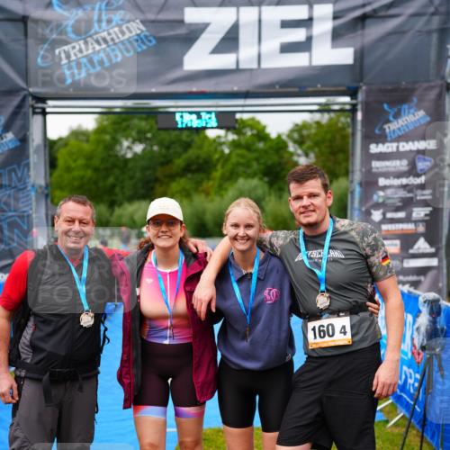 30.08.2026 - Elbe Triathlon Hamburg LAZAROV Photography http://msf.ph/oto/10045814 30.08.2026 17:05:26 Ziel  meine-sportfotos.de
