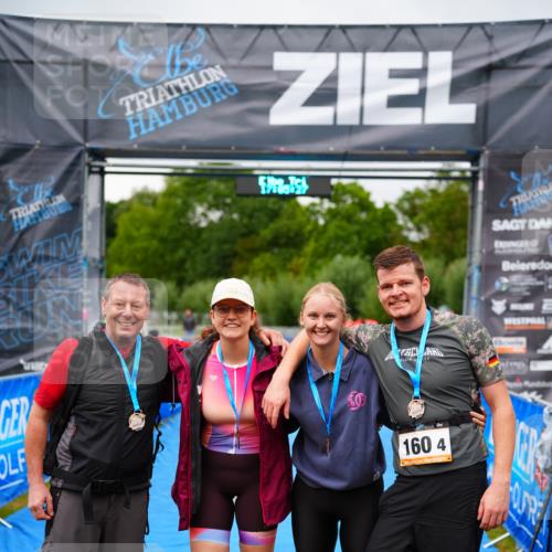 30.08.2026 - Elbe Triathlon Hamburg LAZAROV Photography http://msf.ph/oto/10045827 30.08.2026 17:05:27 Ziel  meine-sportfotos.de