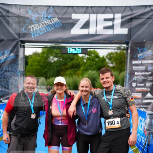 30.08.2026 - Elbe Triathlon Hamburg LAZAROV Photography http://msf.ph/oto/10045833 30.08.2026 17:05:27 Ziel  meine-sportfotos.de