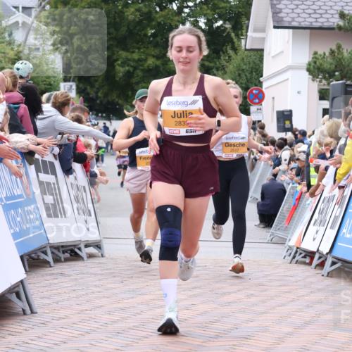 30.08.2026 - Blankeneser Heldenlauf Lena Gebhardt http://msf.ph/oto/10045840 30.08.2026 11:51:35 Ziel 2504, 2508, 2517, 2835 meine-sportfotos.de