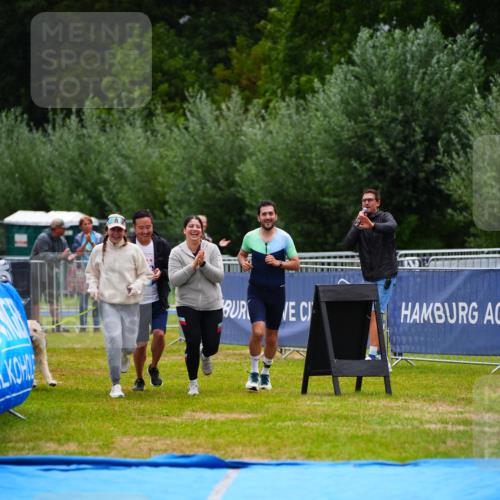 30.08.2026 - Elbe Triathlon Hamburg LAZAROV Photography http://msf.ph/oto/10045874 30.08.2026 17:09:44 Ziel  meine-sportfotos.de